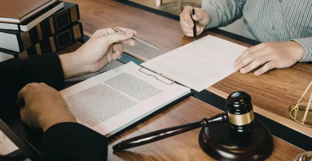 When to Hire a Criminal Lawyer
